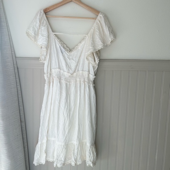 Angie XL VNeck Romantic White Mini Rayon Dress - Picture 3 of 3